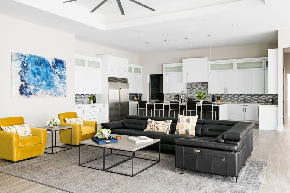 Amazing open concept living room & kitchen