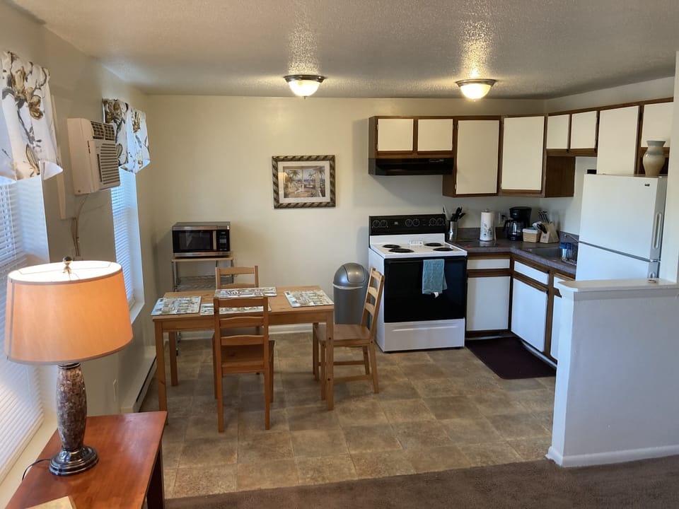 Full Kitchen.