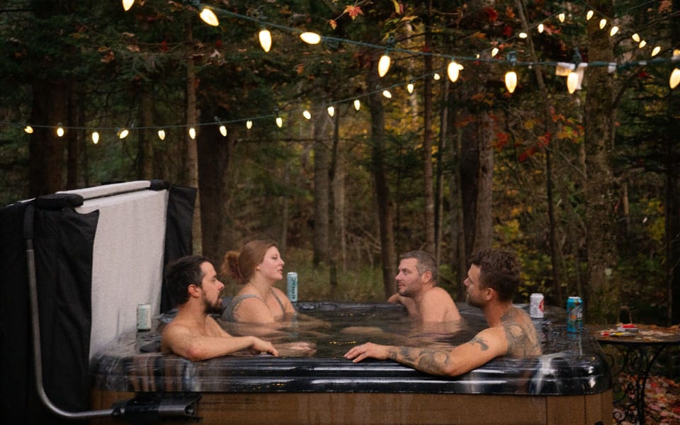 Outdoor spa tub