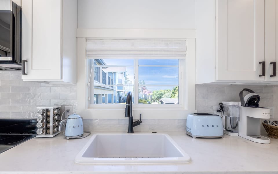 All of the main windows in the cottage offer gorgeous views