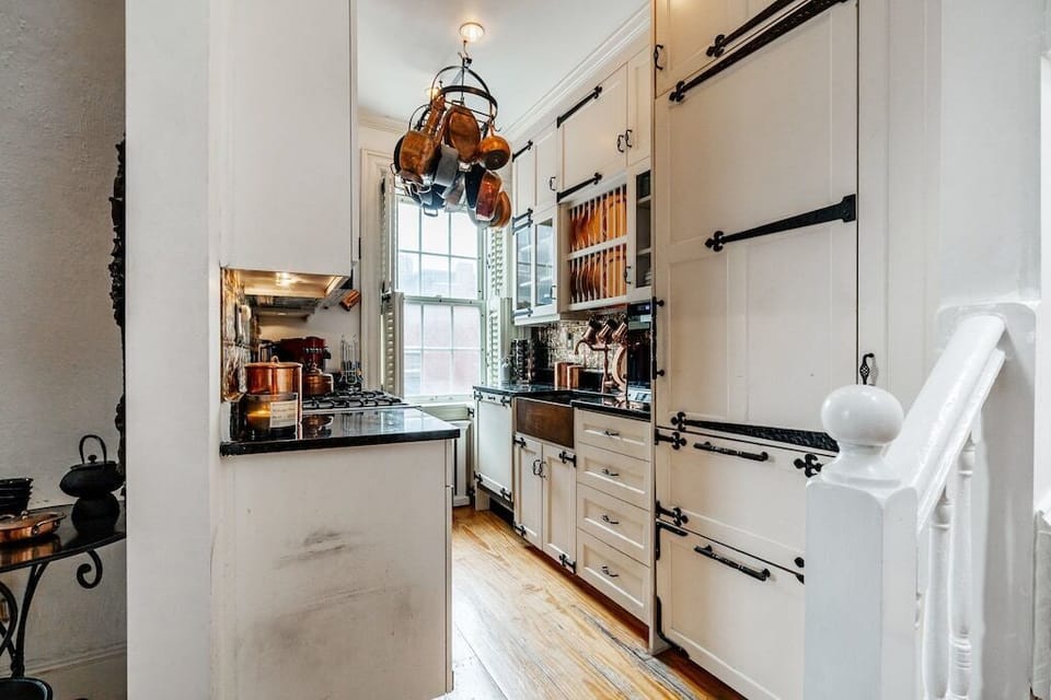 Kitchen galley