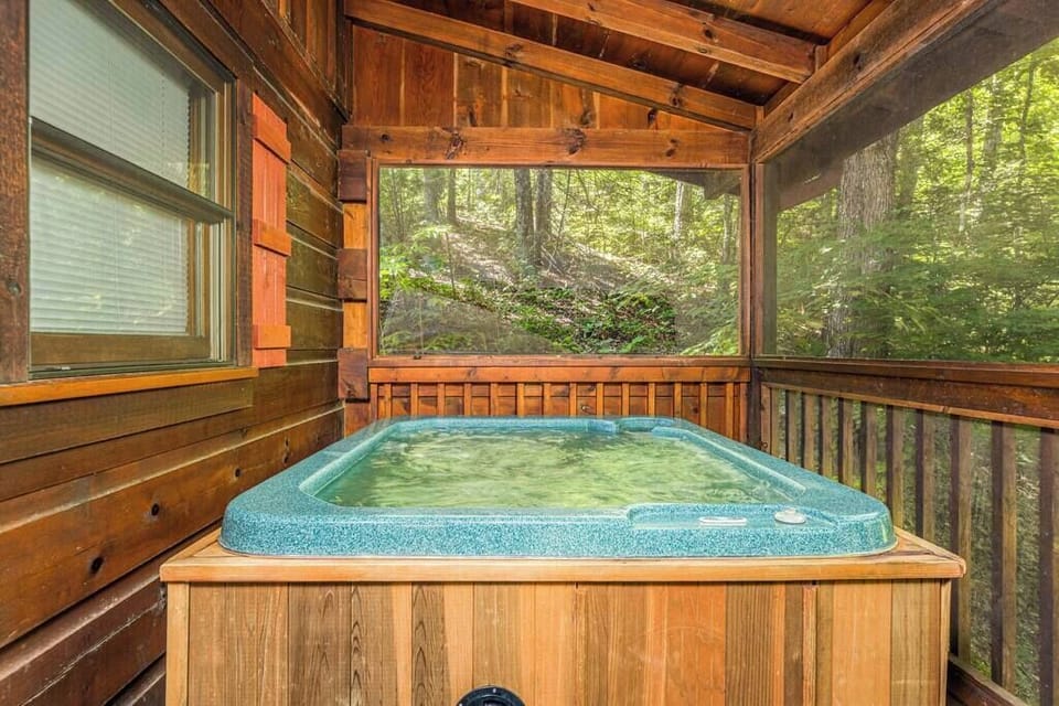 Indoor spa tub