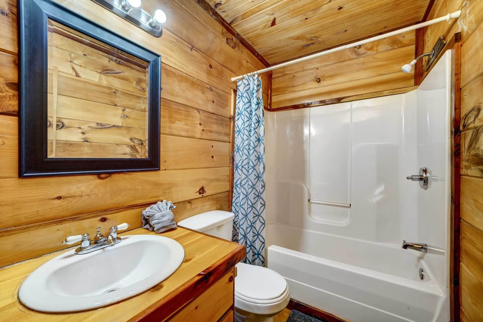 Full Bathroom