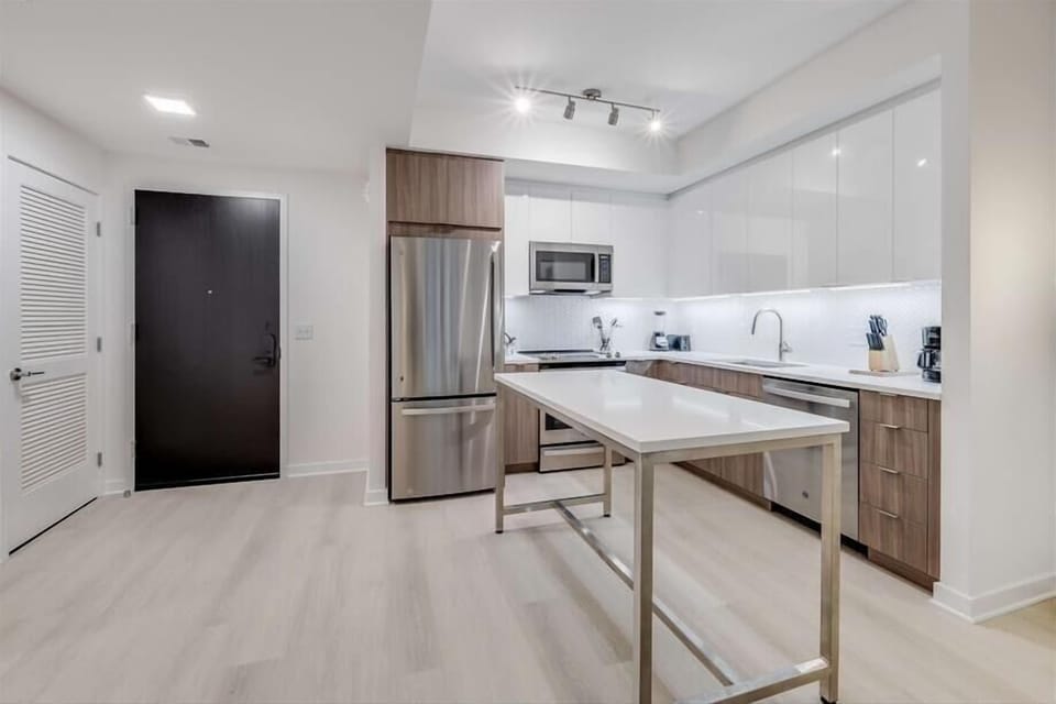 Noma Washington 1 Bedroom Deluxe Kitchen