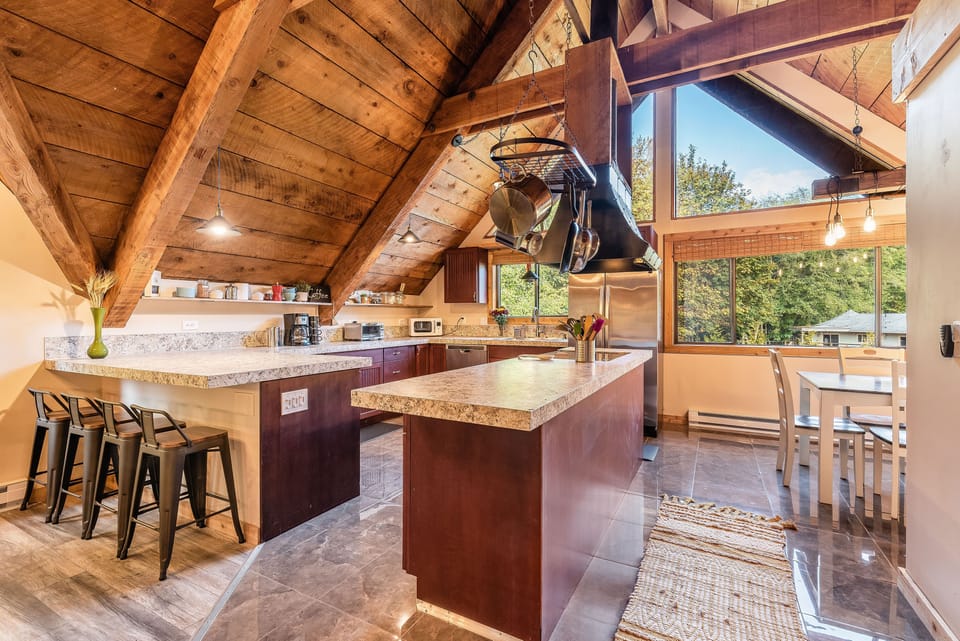Main kitchen 