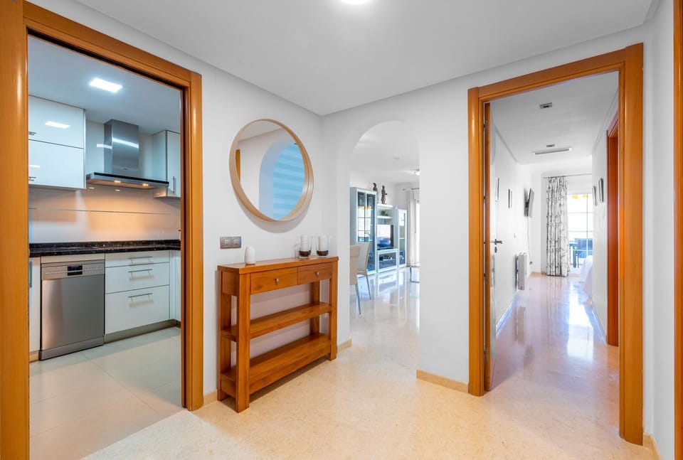 Entrance / Reception