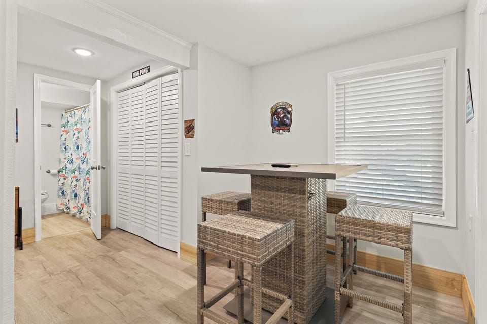 Table Seating in Recreation Room on First Level