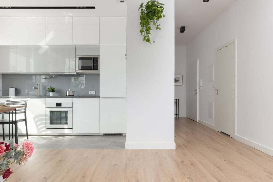 Fully equipped kitchenette.