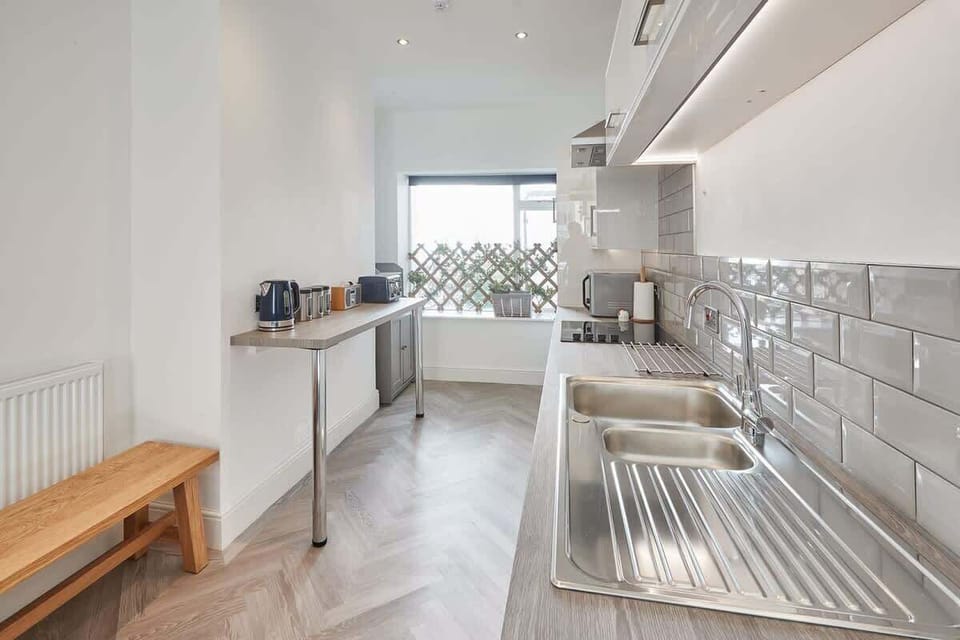 Apartment 2 @ High Street, Caernarfon - Host & Stay