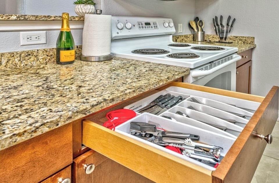 Fully equipped kitchen