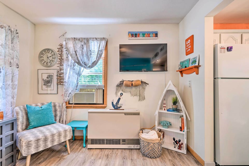 Living Room | Smart TV w/ Roku | DVD Player | Window A/C Unit | 1st Floor