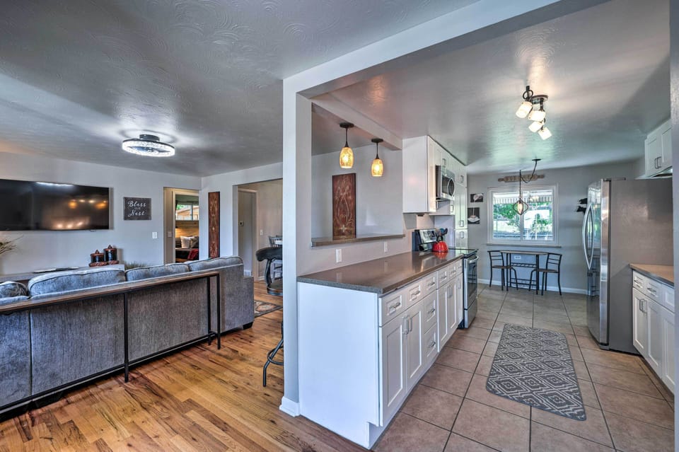 Kitchen | Cooking Basics & Spices | Crockpot | Toaster | Coffee Maker | Blender