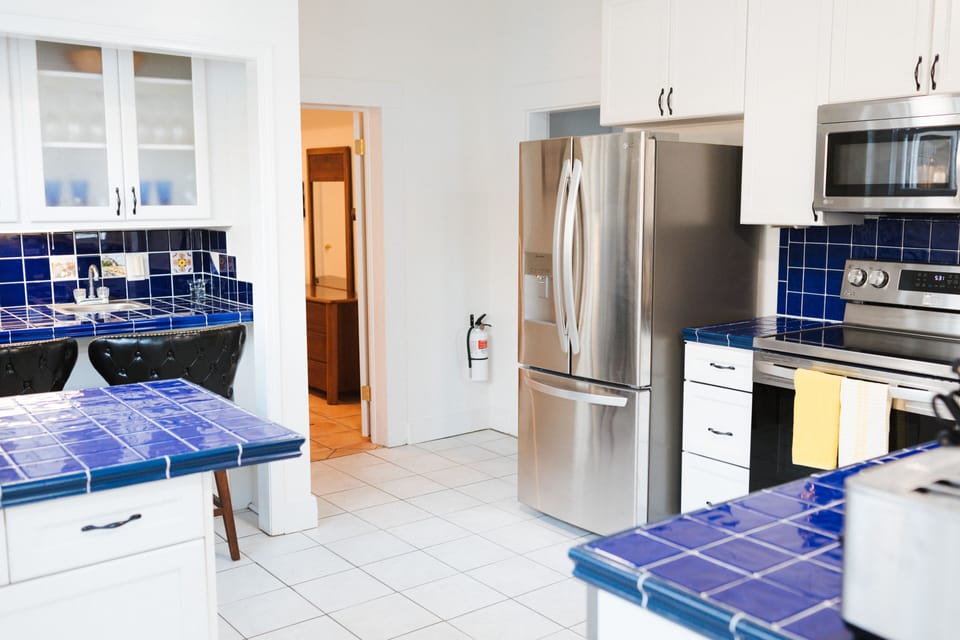 Kitchen side door entrance view