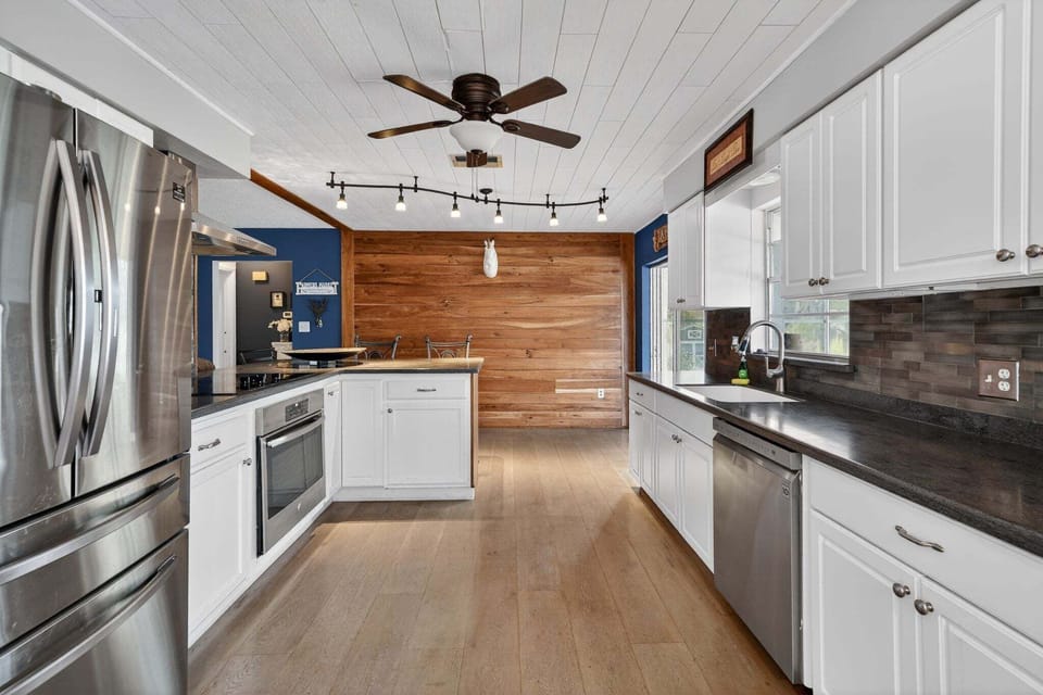 Indoors, Kitchen, Appliance, Ceiling Fan, Microwave