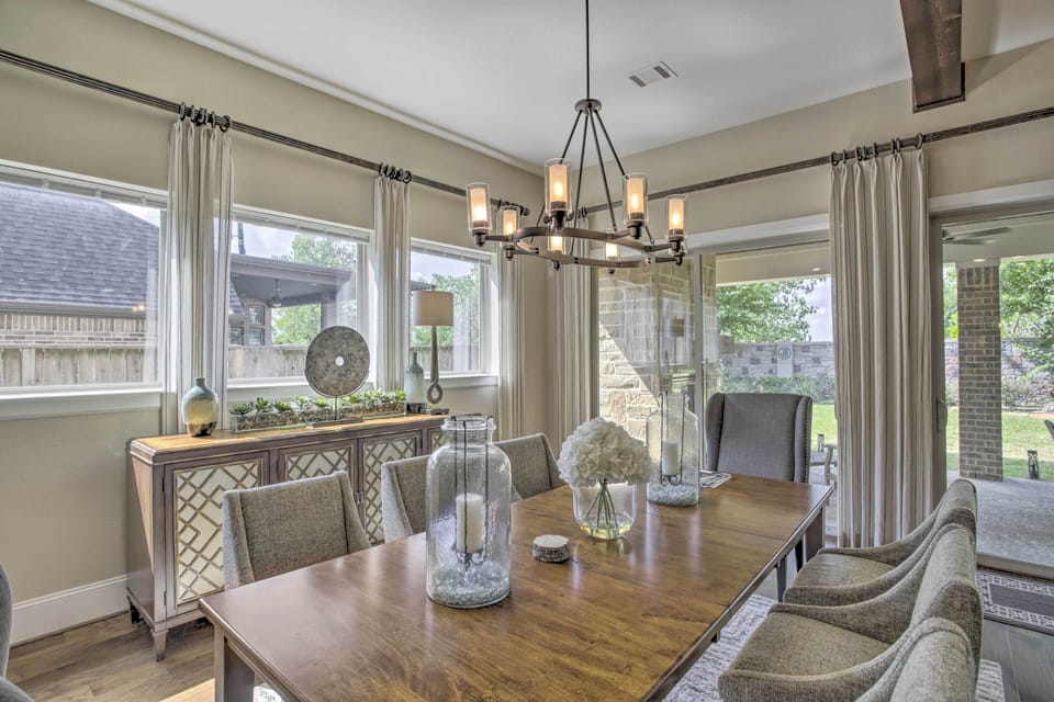 Dining Area | Dishware/Flatware | Trash Bags/Paper Towels