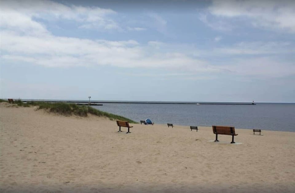 Pet-friendly Frankfort Beach