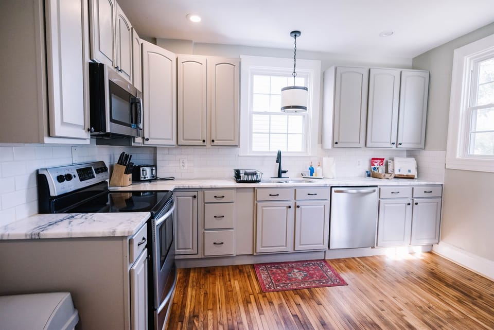 Enjoy cooking your favorite meals in this fully equipped kitchen 