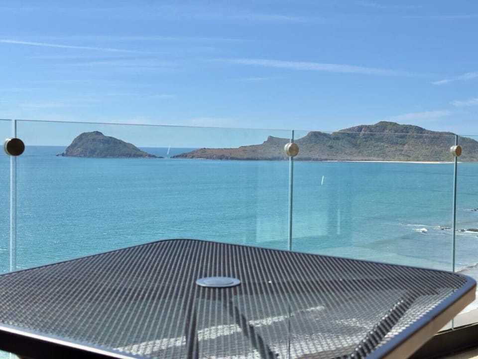 balcón con vista al mar