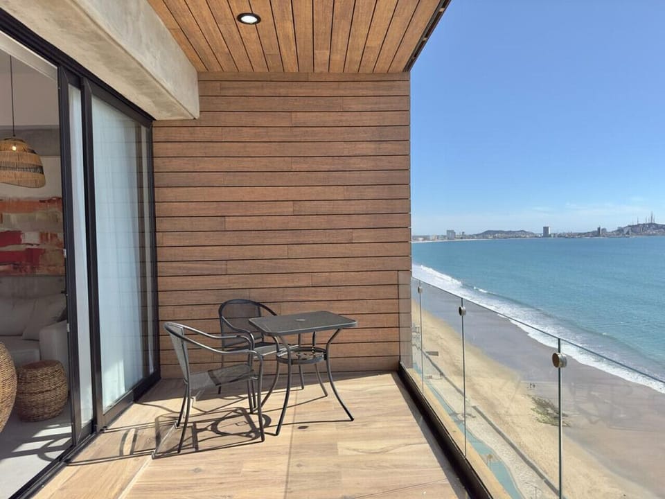 balcón con vista al mar