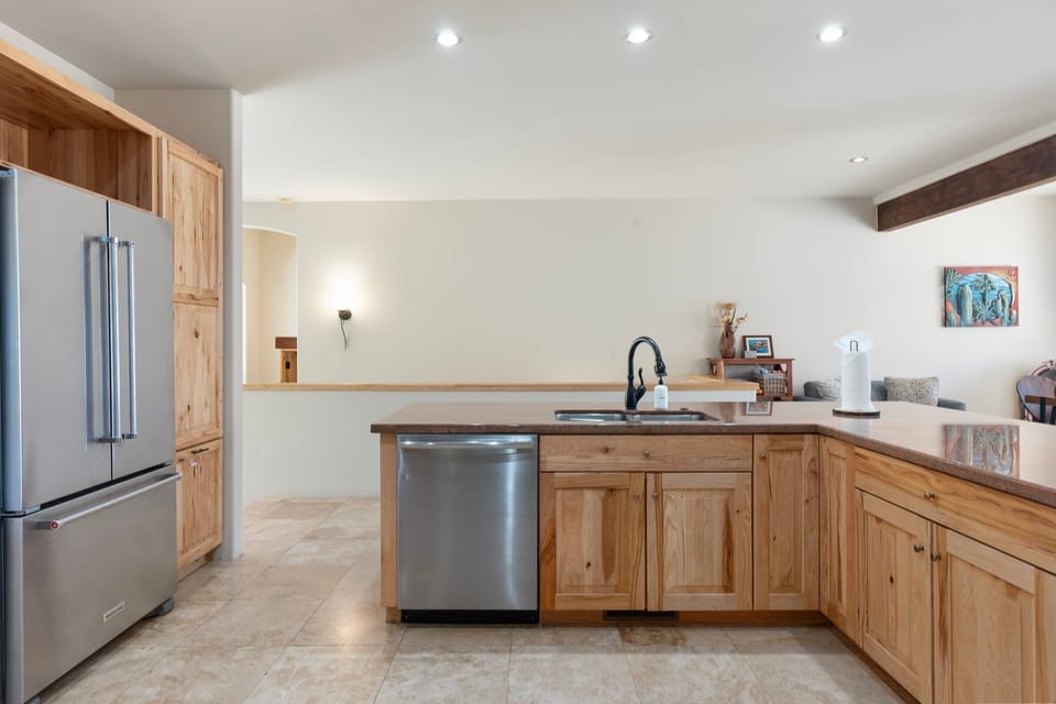 Spacious kitchen- perfect for the family cook!