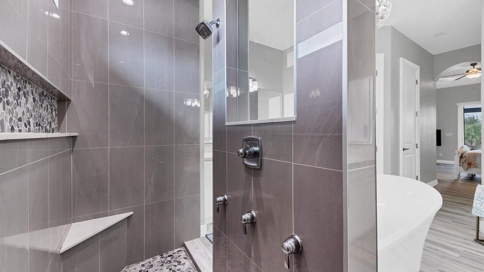  This villa has a total of 2.5 bathrooms.