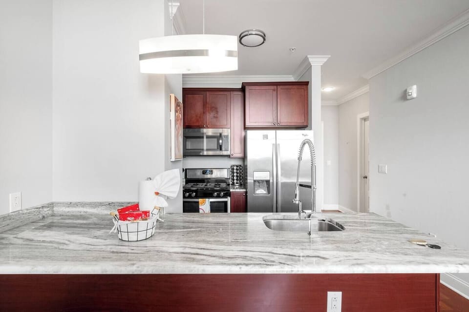 Functional and well-stocked kitchen with all the essentials to make you feel at home.