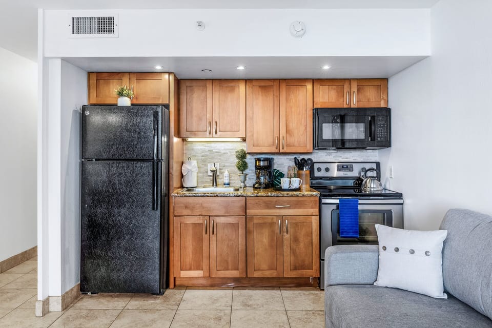 Full kitchen with everything needed for your Maui getaway.