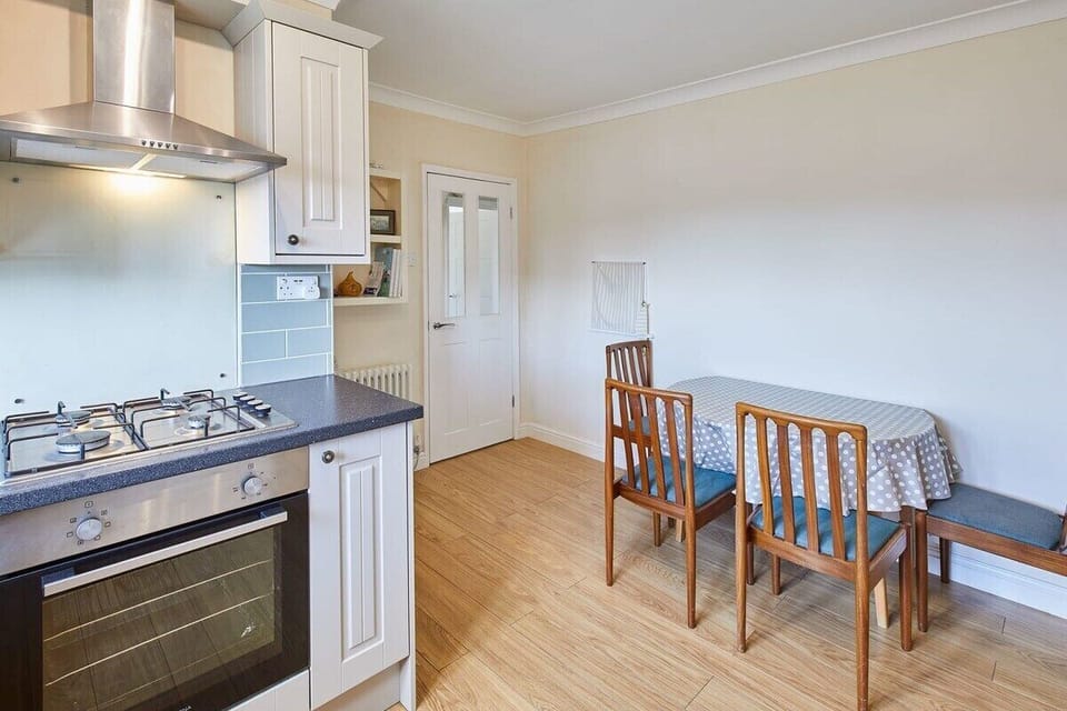 Coach Cottage, Brotton - Host & Stay