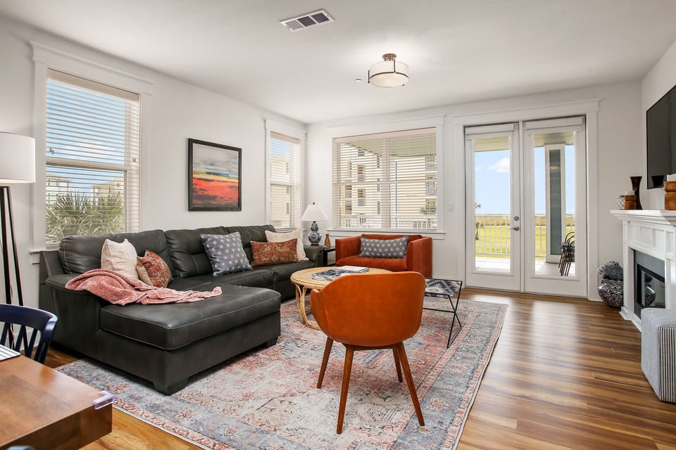 "No Worries" over 1700 sq. feet has spacious open floor plan ~ Pointe West Vacation ~