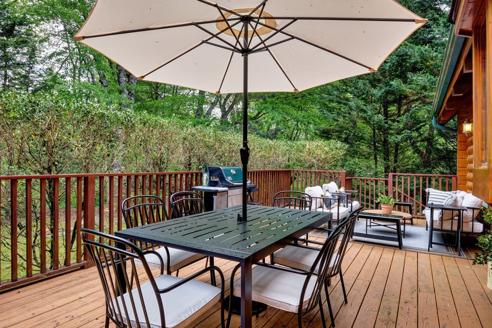 Private Outdoor Dining Area