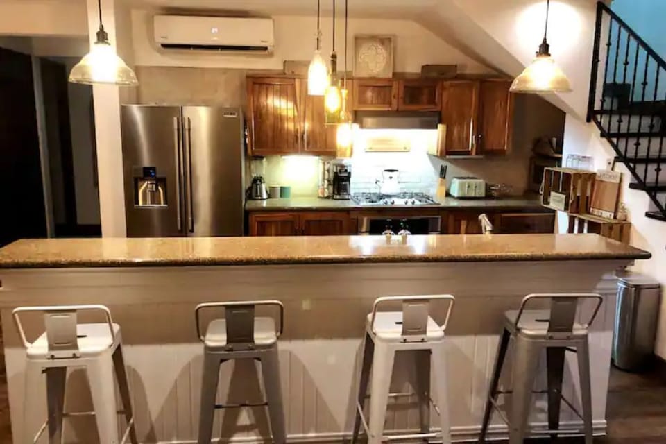 Well laid out functional kitchen for the most demanding chefs....