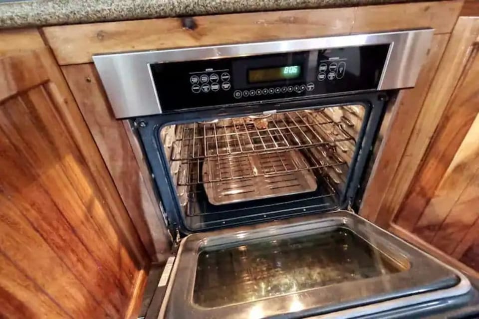 Built in oven