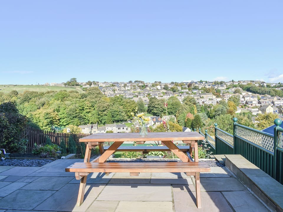 Patio | Holme Valley Cottage, Holmfirth