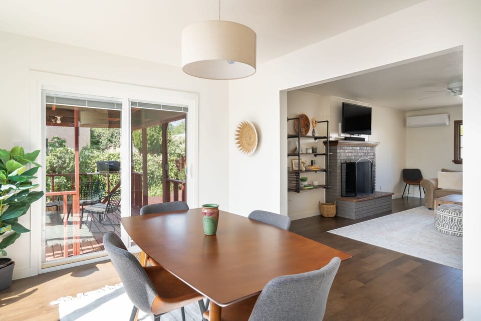 Dining Room - Seating For 4 - First Floor