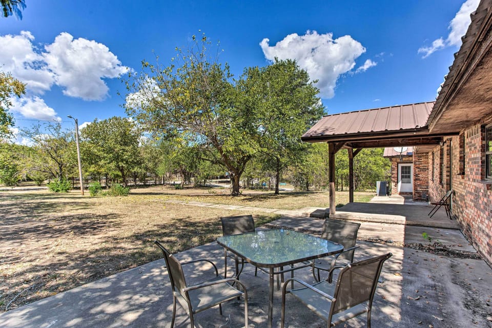 House Exterior | Furnished Patio | Fire Pit | Horseshoes