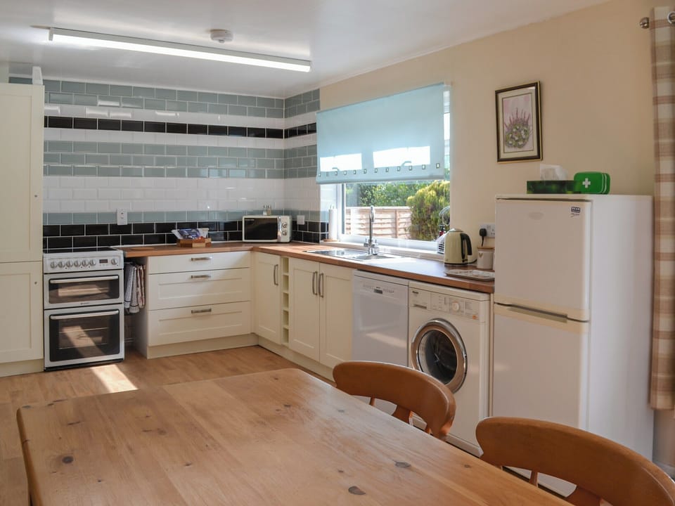Kitchen area | Hollands Pond, Thorpe St Peter