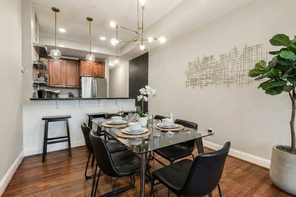 
The perfect combination of luxury and comfort, your family or friends will love dining around this table together