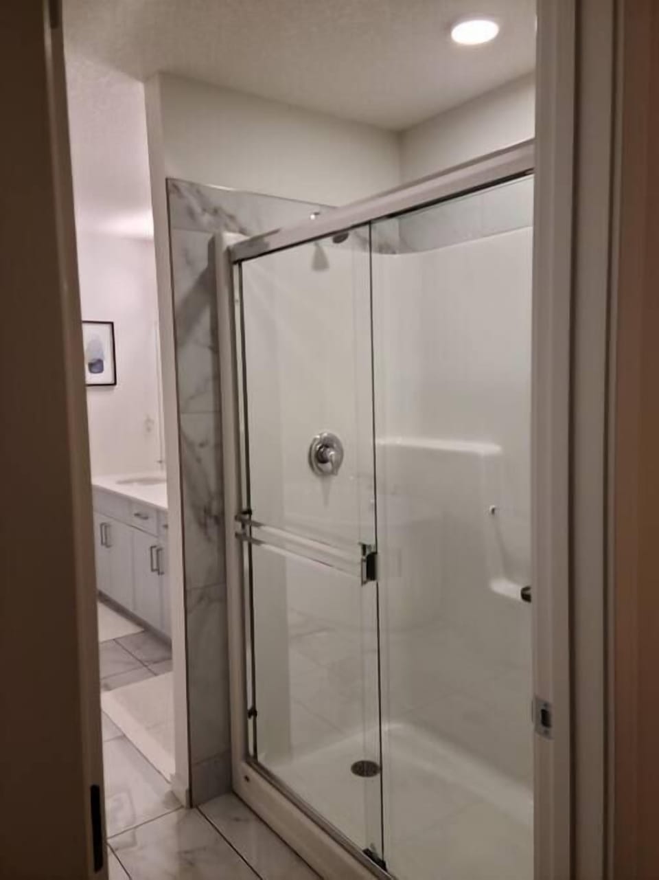 A big size mirror bathroom in-suite to the Bedroom