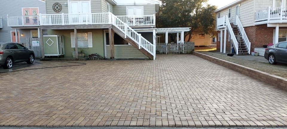 4 car parking   Wheelchair friendly