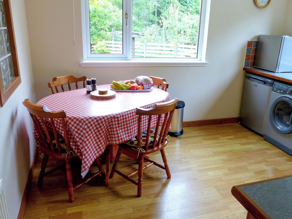 Kitchen/diner | Bo Nan Taigh Cottage, Aberfoyle