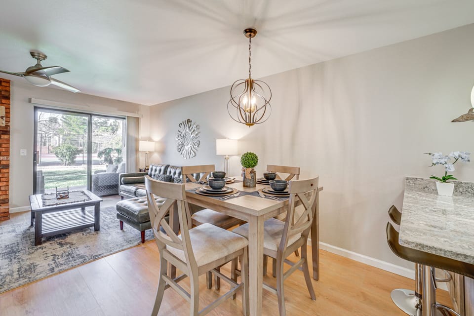 Dining Area | Dishes & Flatware Provided