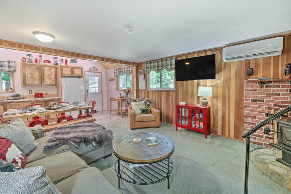 Living Room | Smart TV | Wood-Burning Stove | Split-Unit A/C