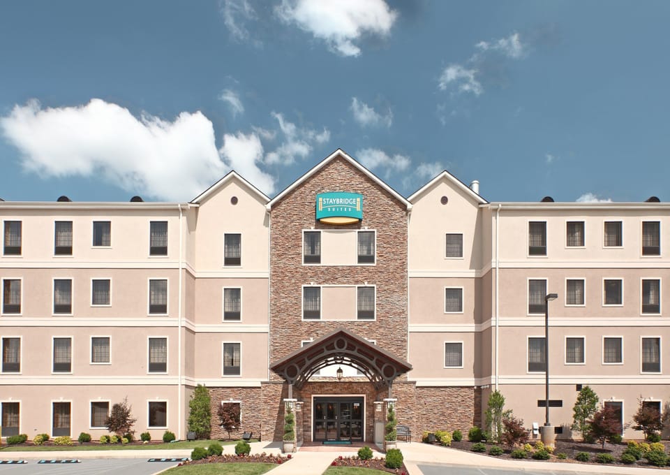 A modern, welcoming hotel — your stylish home base for exploring Bentonville and Rogers.