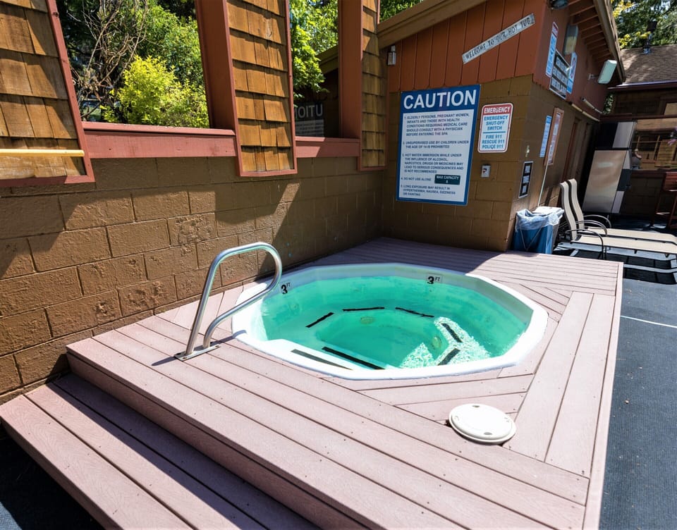 Outdoor Spa/Hot Tub