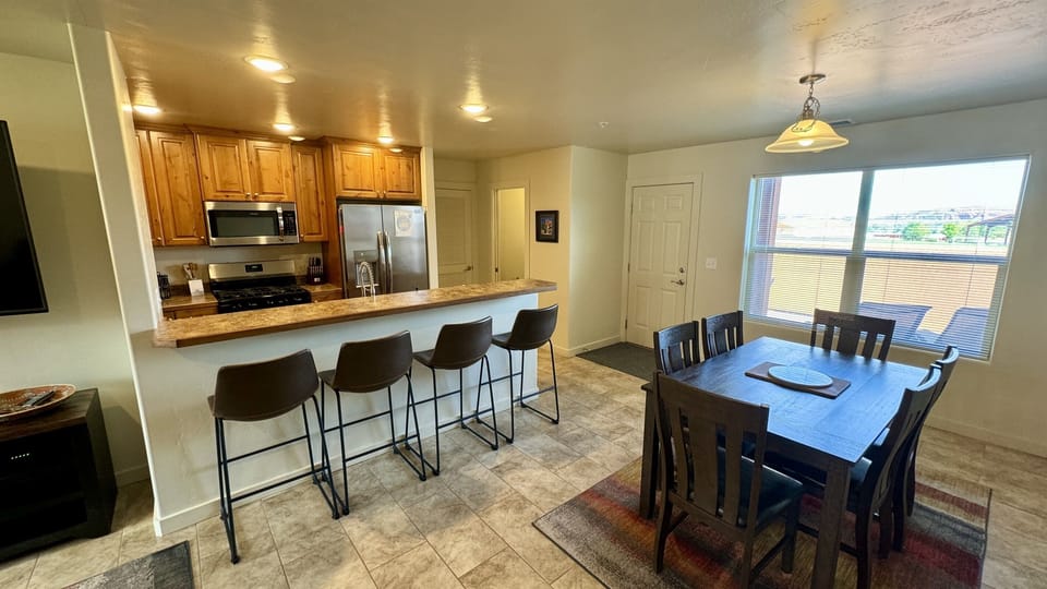 Dining Room & Kitchen