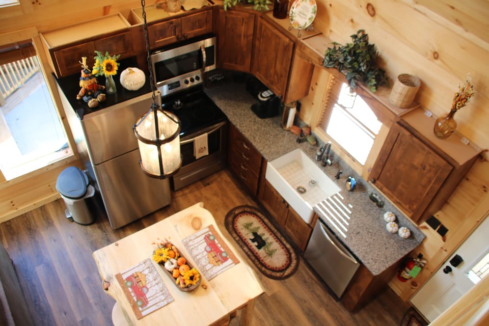Beautiful and functional Large Farmhouse style kitchen sink.