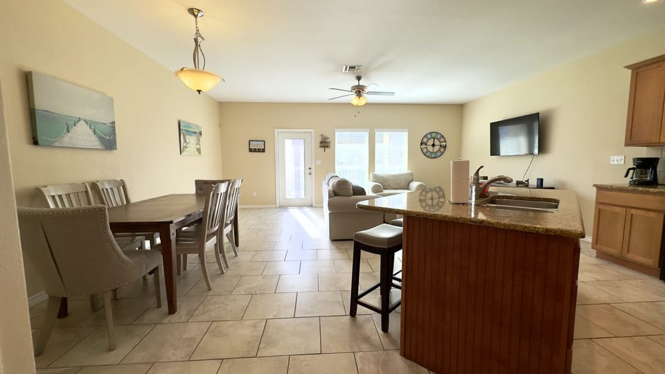 Kitchen/Dining