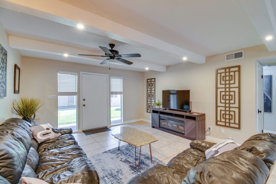 Youngtown Vacation Rental | 2BR | 2BA | 1,250 Sq Ft | Step-Free Access