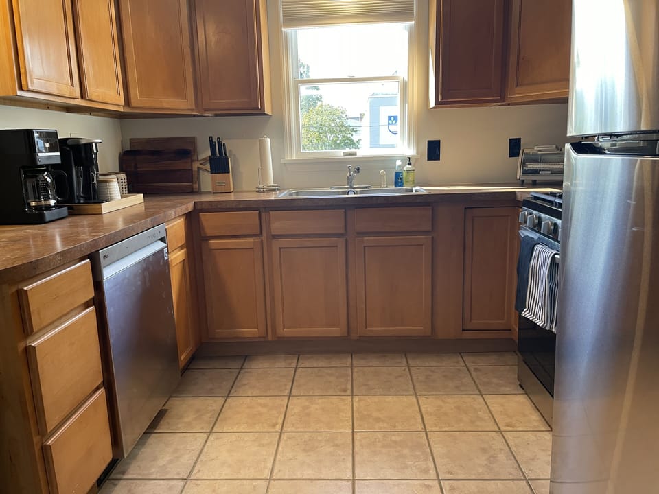 Nice sized kitchen 
