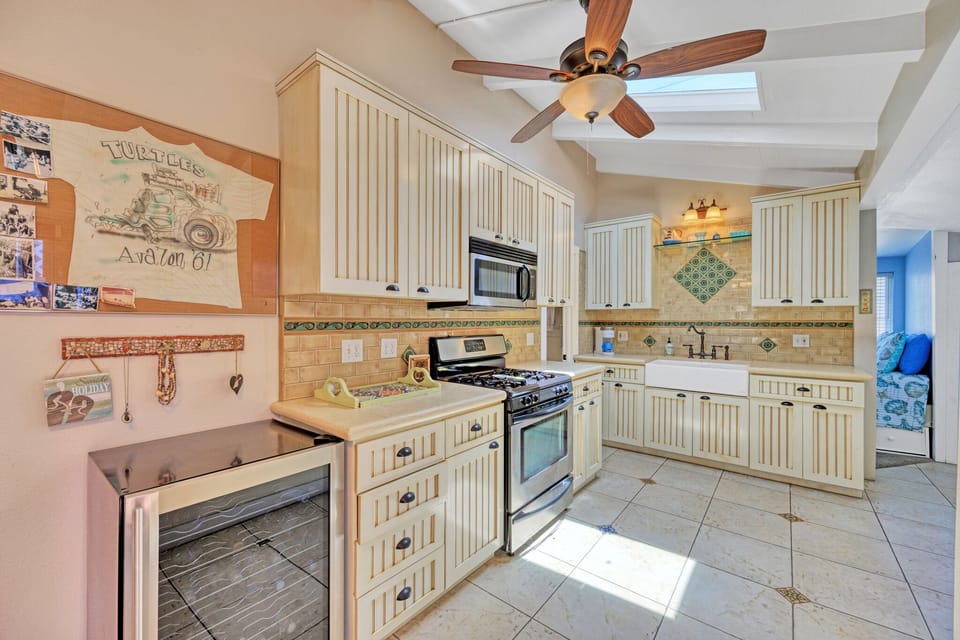 346S - Kitchen Area
